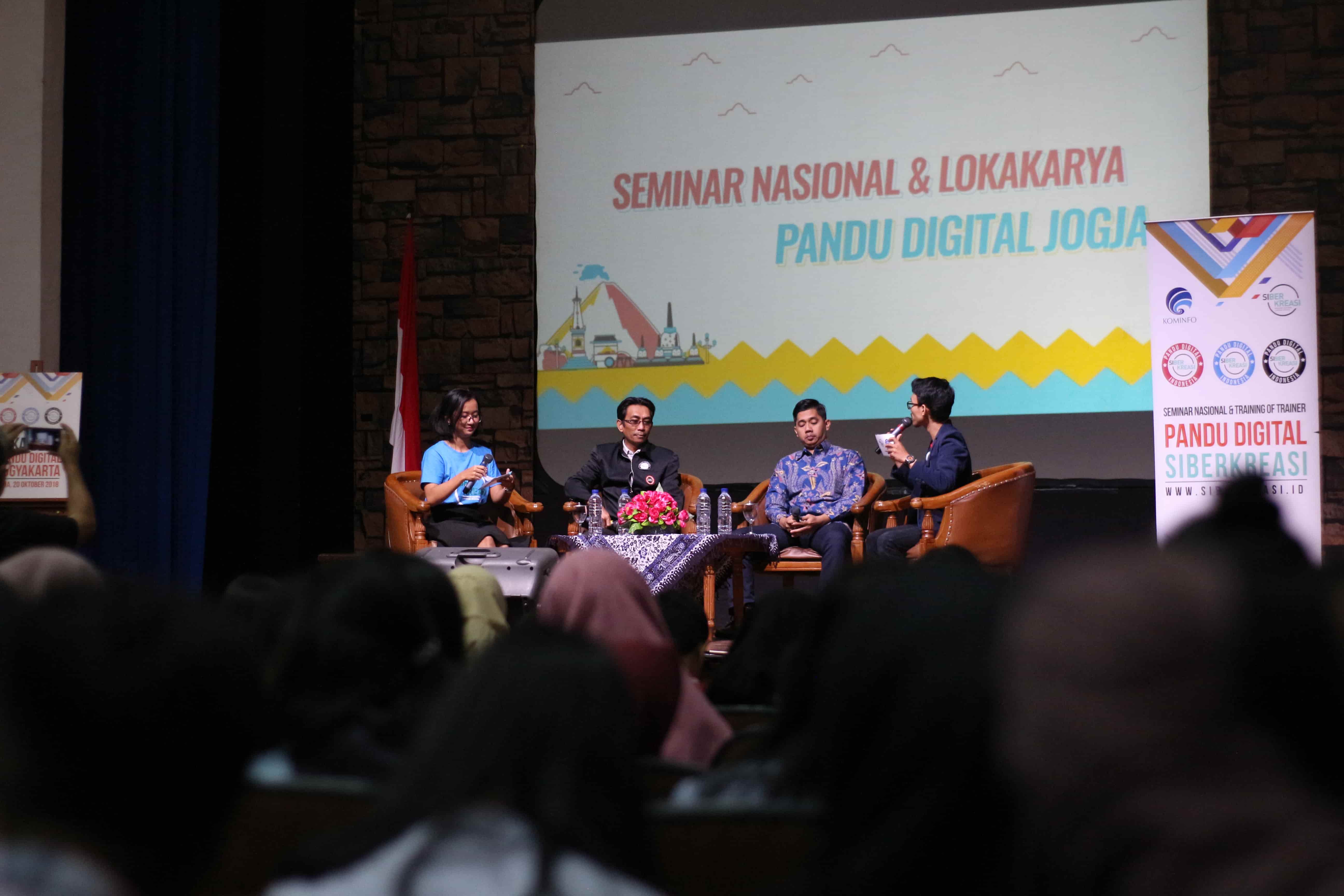 Seminar Nasional dan Lokakarya Pandu Digital  oleh Siberkreasi dan Kementerian Kominfo di Kampus STMM “MMTC”