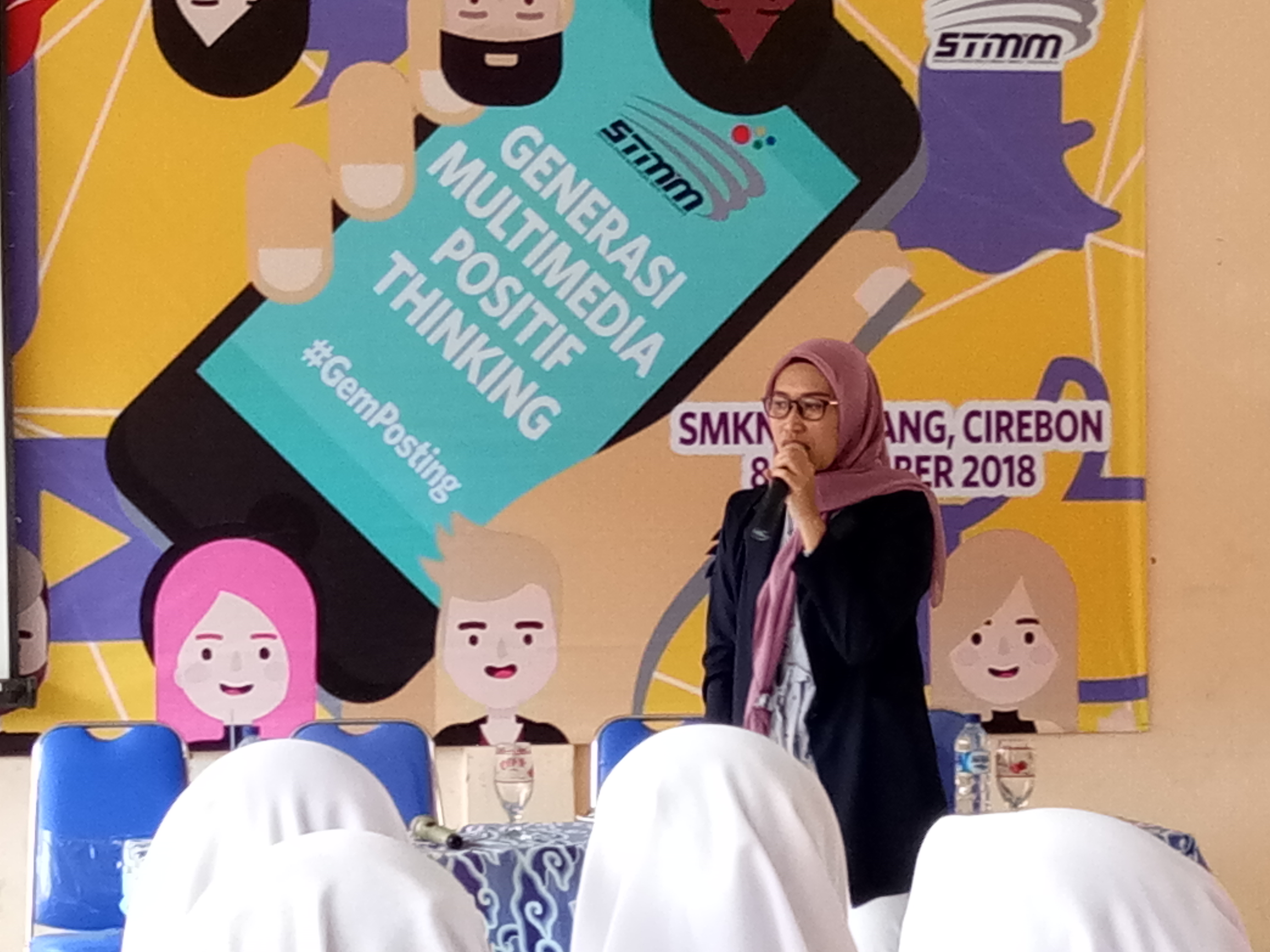 Sekolah Tinggi Multi Media Sharing tentang Dunia Kreatif kepada Generasi Muda