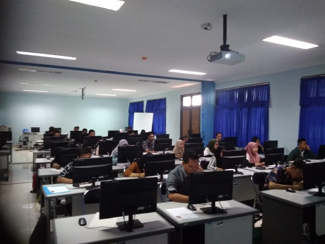 Ujian Seleksi PMB Perdana Sekolah Tinggi Multi Media Periode 1 Sukses Digelar