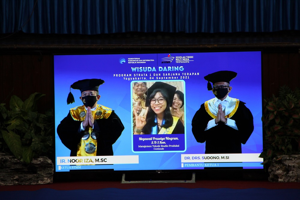 Momentum Wisuda Sekolah Tinggi Multi Media Sebagai Pilar Pendukung Transformasi Digital Nasional