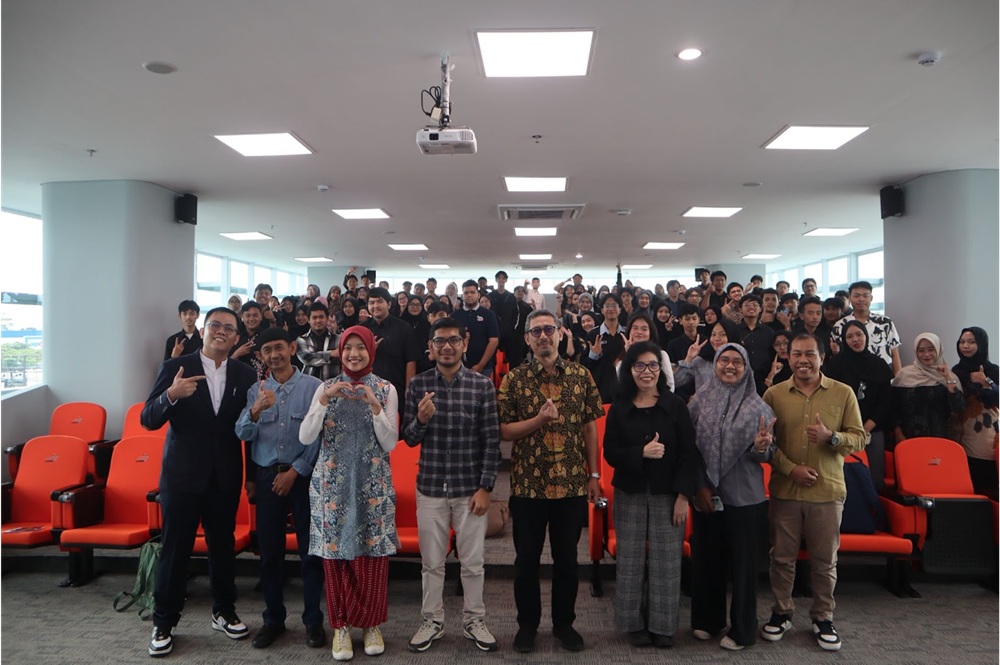 Kuliah Umum KIP Bahas Strategi Komunikasi Era 5.0 di Sekolah Tinggi Multi Media